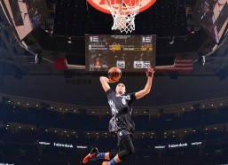 斗球体育直播-全锦赛，广东队以40秒95刷新男女混合接力全国纪录